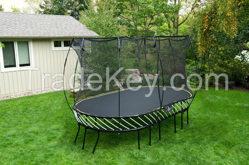 Springfree trampoline 