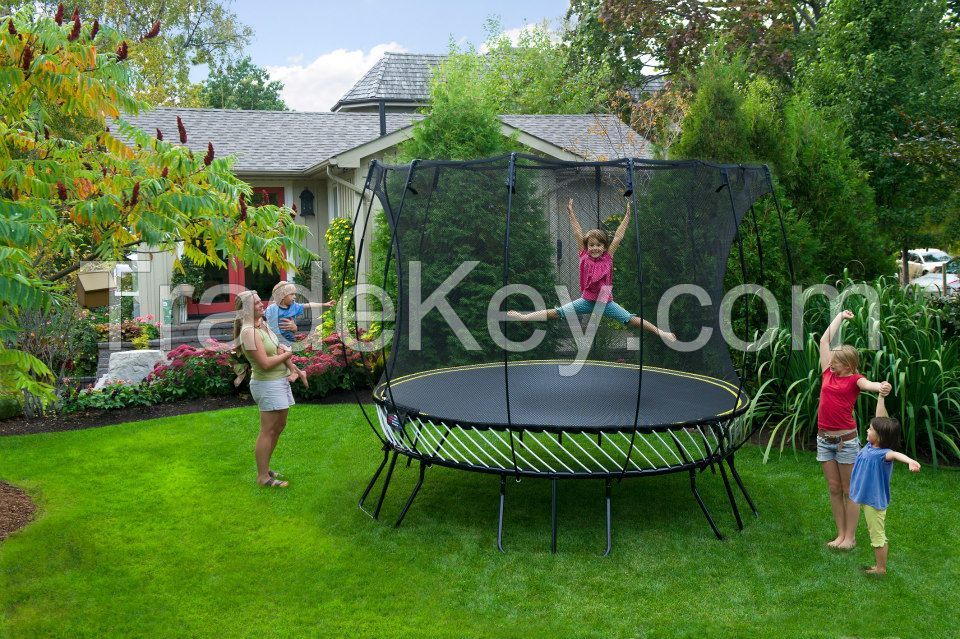 Springfree trampoline 