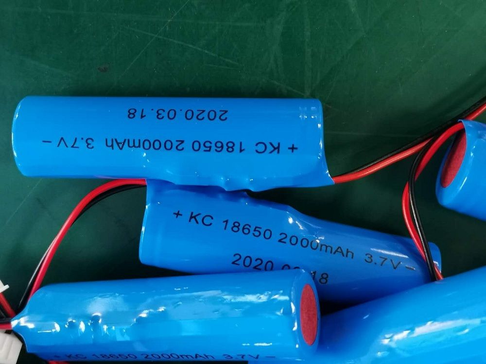 IEC certificated rechargeable 18650 3.7v 2000mah li-ion batteries 