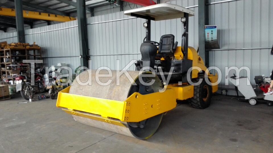 Hao Hong brand 6 ton tyre rode-on vibratory road roller compactor