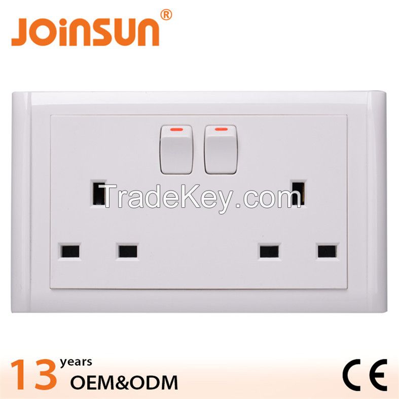 Double UK socket with switch solid style electrical plug