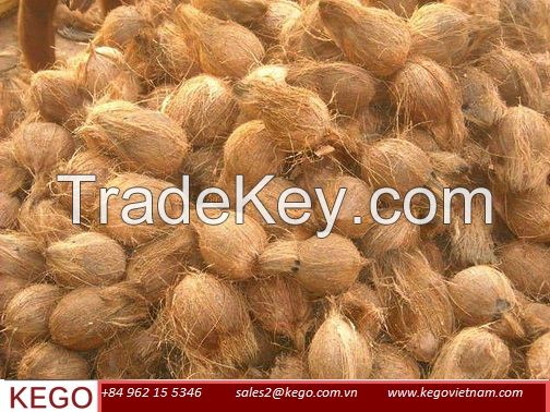 SEMI HUSKED MATURE COCONUT