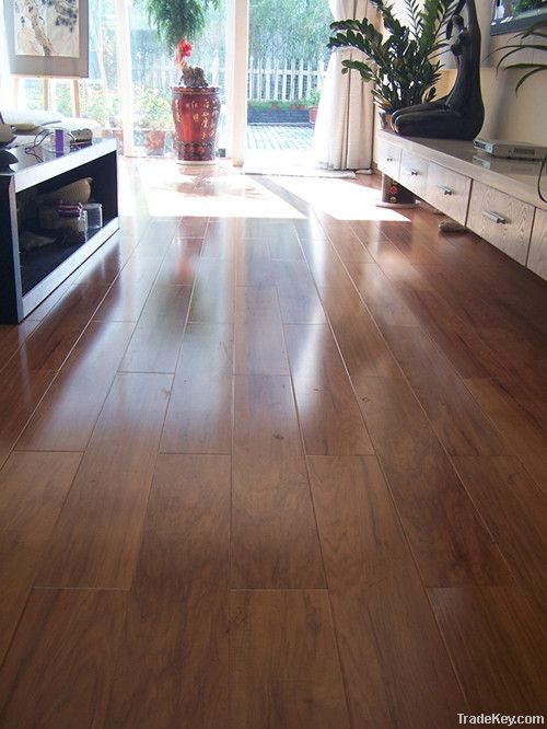 supply laminate flooring