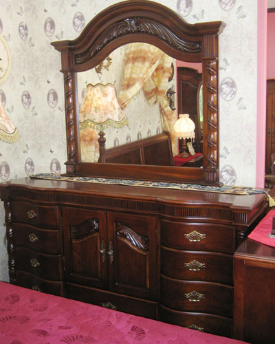 Dressing cabinet