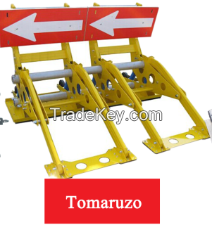 Tomaruzo-Road Construction movable warning rails  Vehicle Stop