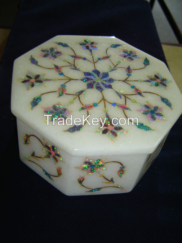 Marble handicrafts in Dubai