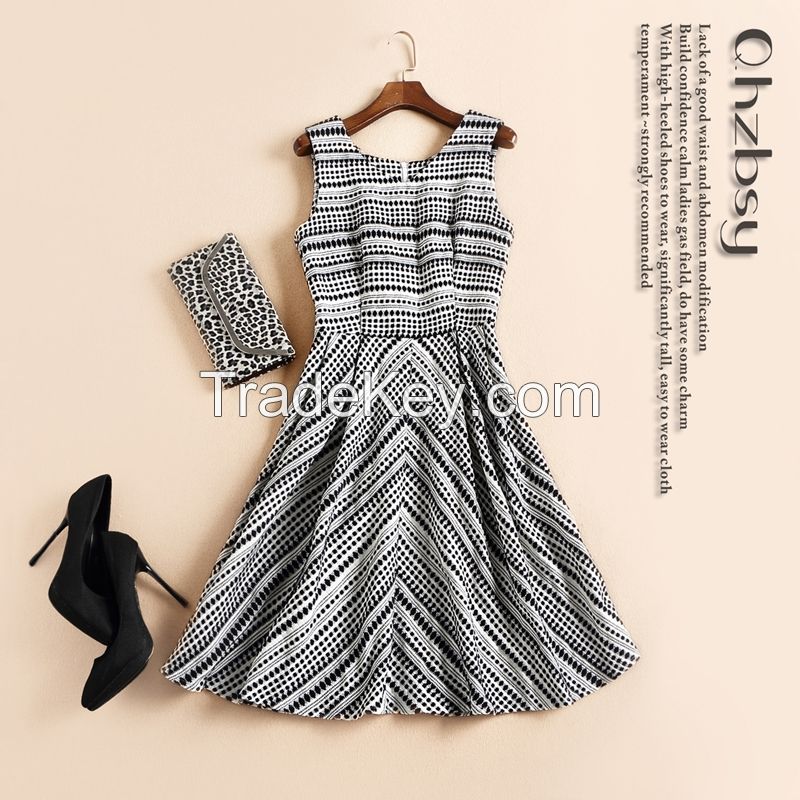 black and white sleeveless casual dress