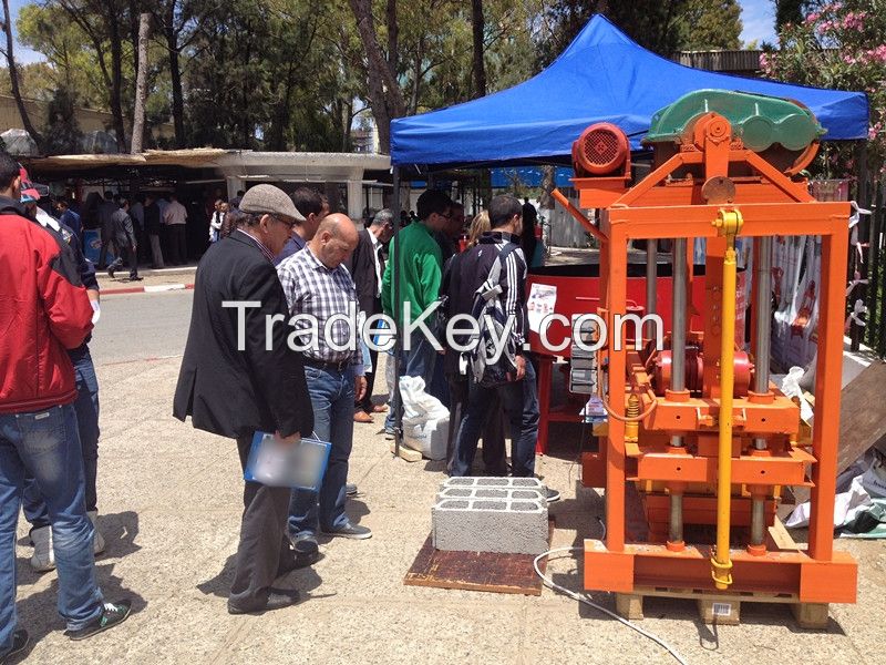 QT4-30 diesel block machined from solid hollow paving type block forming machine