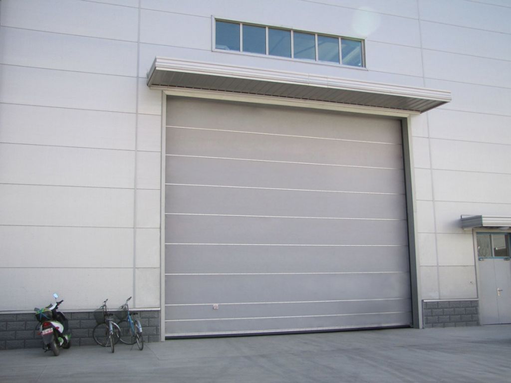 Flexible hangar door