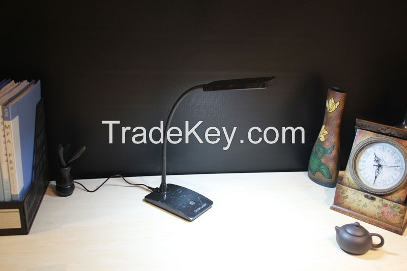 Popular 3 levels dimmable CCT changeable led Desk Lamp