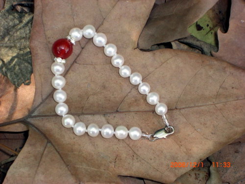 Pearl bracelet