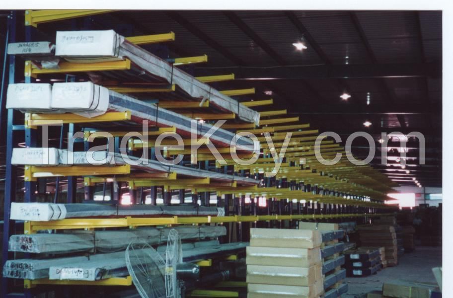 Selective Steel Cantilever Racks for Industrial Warehouse Storage Solutions