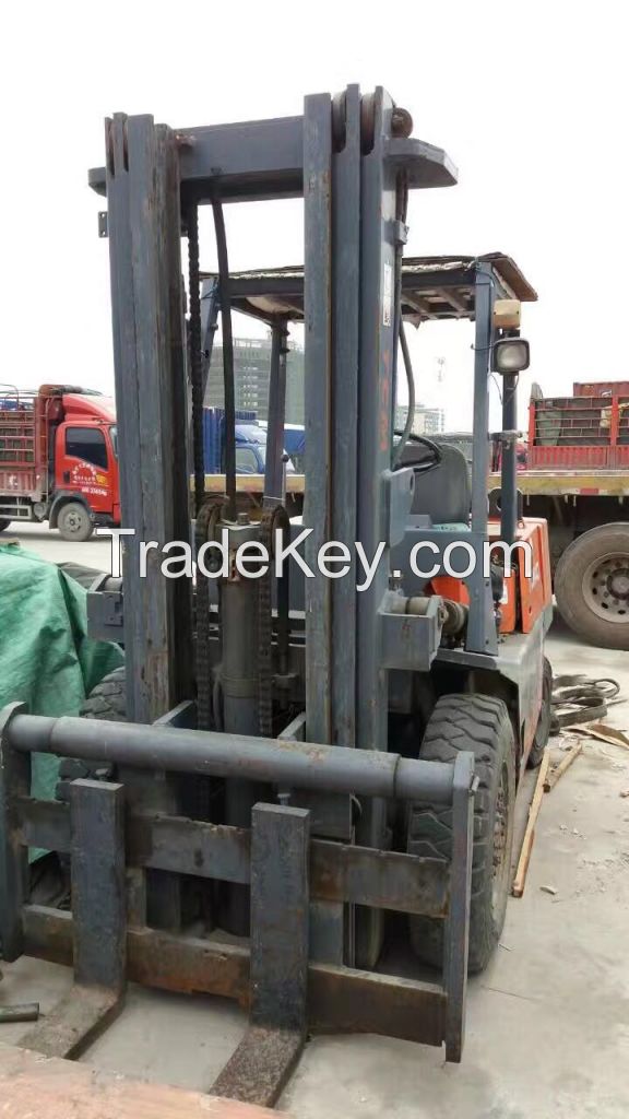 Japanese Used 4 ton Forklift TCM/TOYOTA in Shanghai