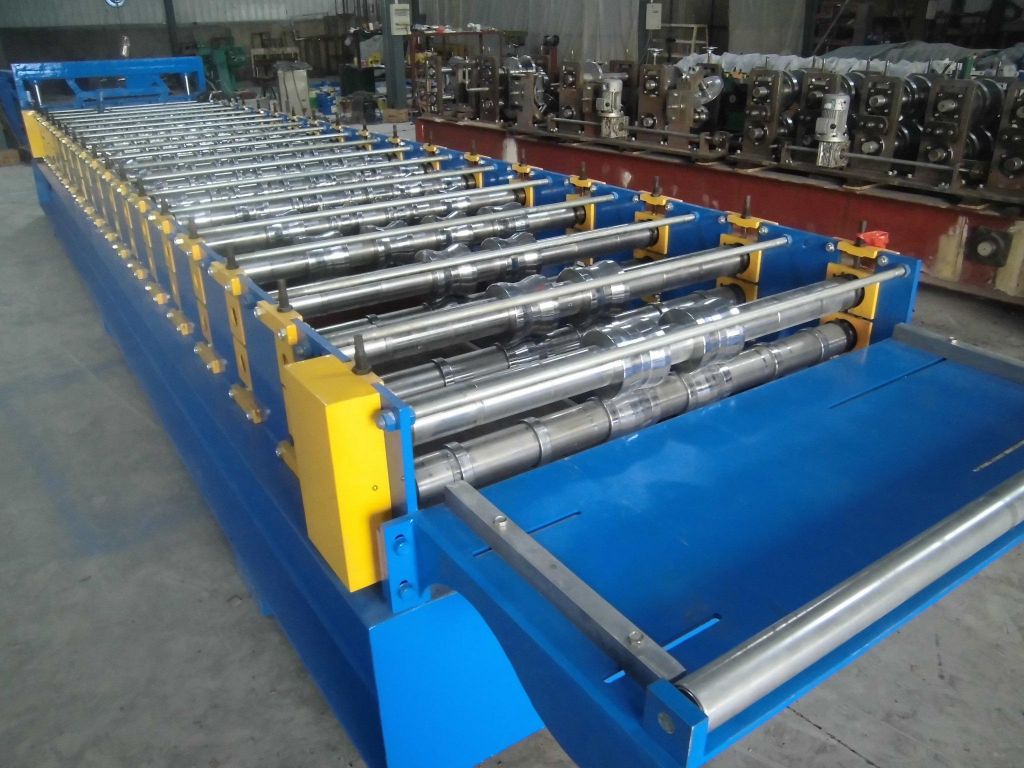 roof panel machine tile making machine roofing machine wall panel machine  Chinese Hot sale metal roofing sheets panel roll forming machine