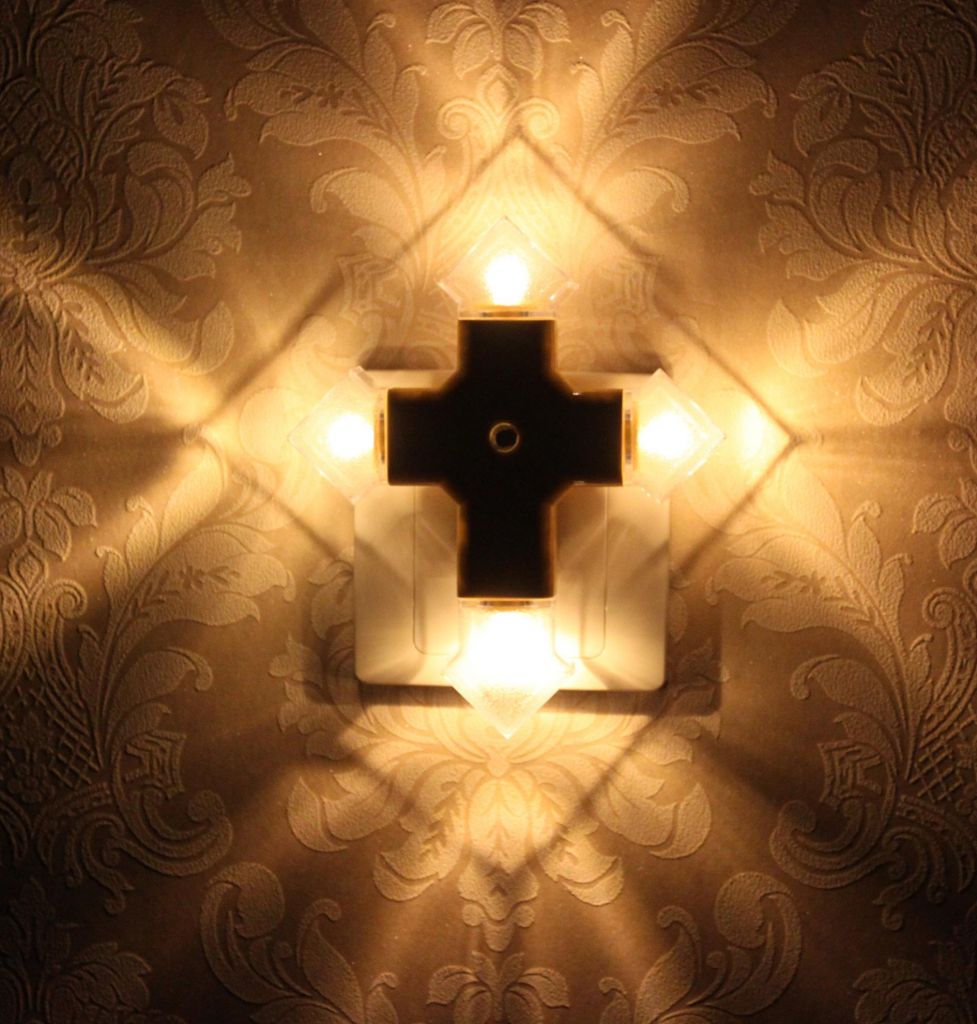 LED Cross Night Light (Arrow Shape) with Auto Sensor