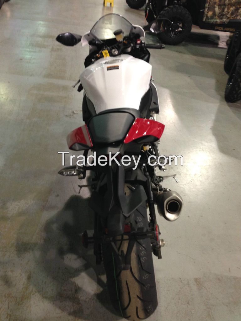 Yamaha YZF-R , r1 bike latest model