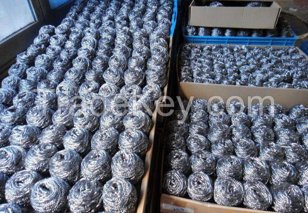 Stainlss steel wire scourer, and galvanized mesh scourer for kitchen