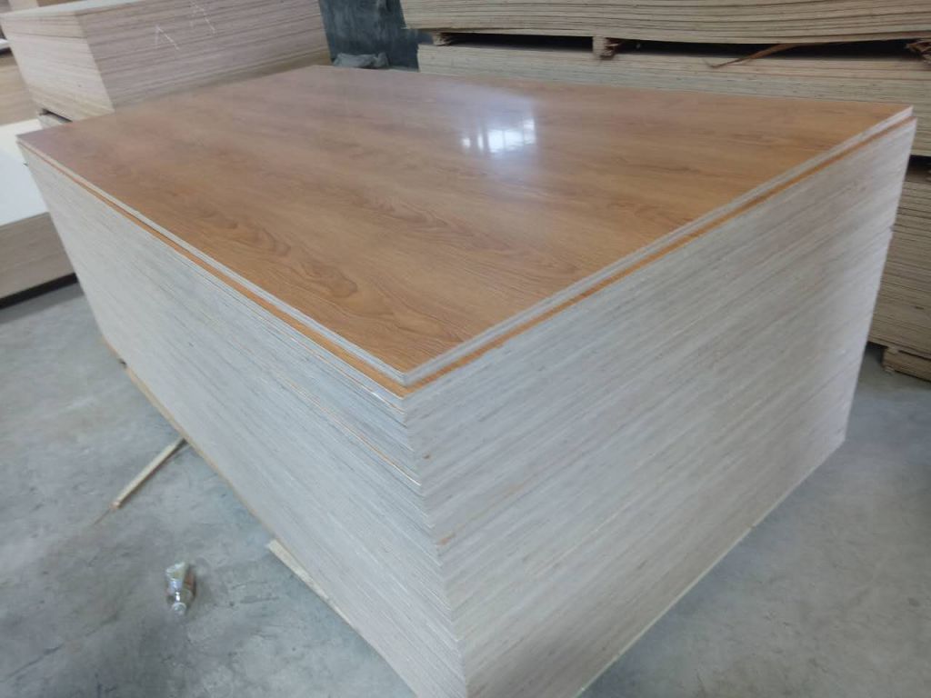  Hot Sale Factory Price Commercial Plywood