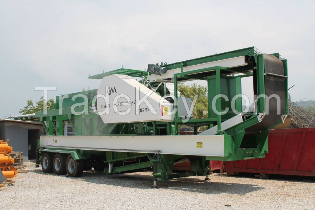 GNR - MC110 Mobile Crusher washing and Screening Plant consists of two chassis.