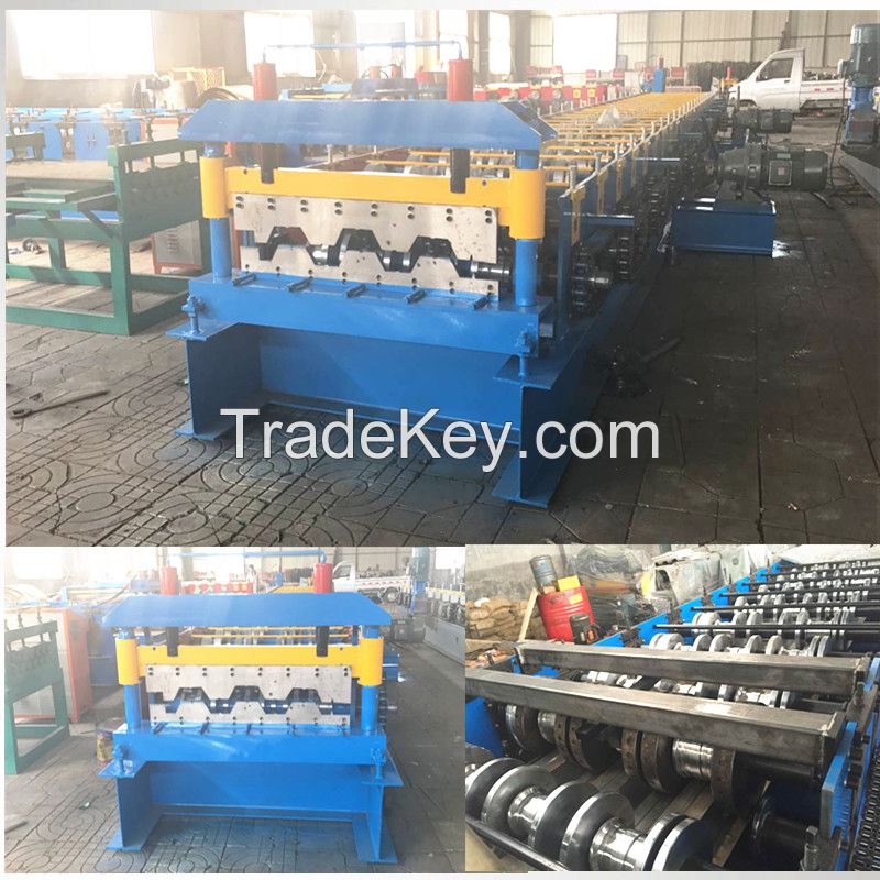 Floor deck roll forming machine