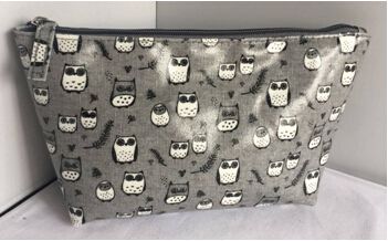 Laminated canvas cosmetic bag with owl pattern