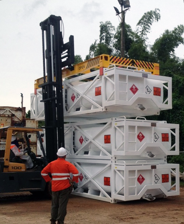 &Acirc;&nbsp;Forklift container&Acirc;&nbsp;spreader for empty containers