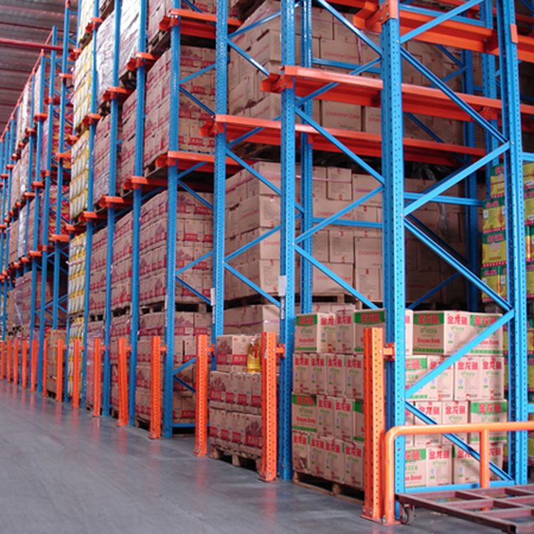 High density warehouse storage drive in pallet racking system