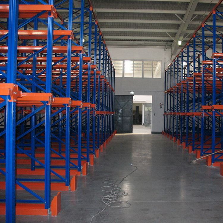 High density warehouse storage drive in pallet racking system