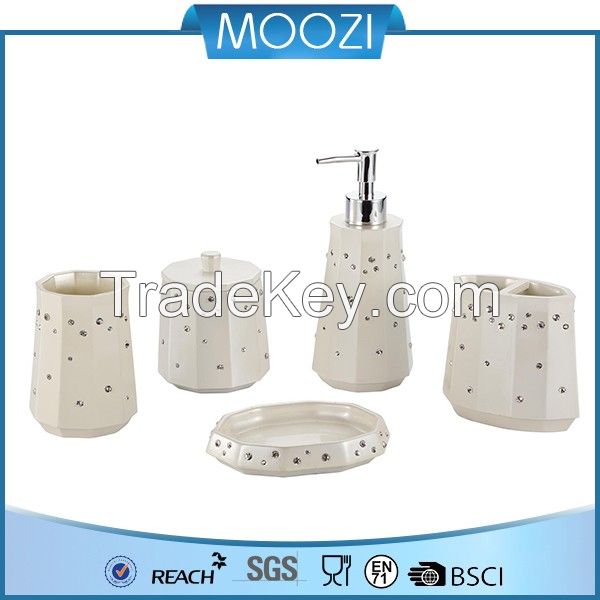 China houseware white complete bathroom set polyresin hotel decoration hotel