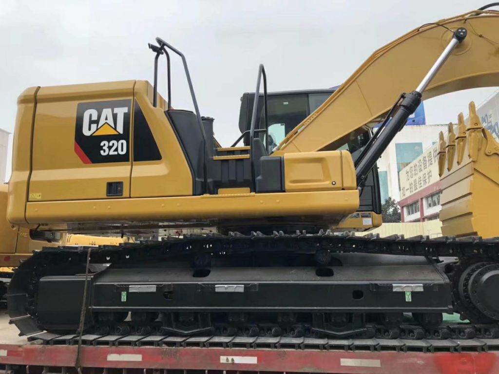 Caterpillar 320 Excavator