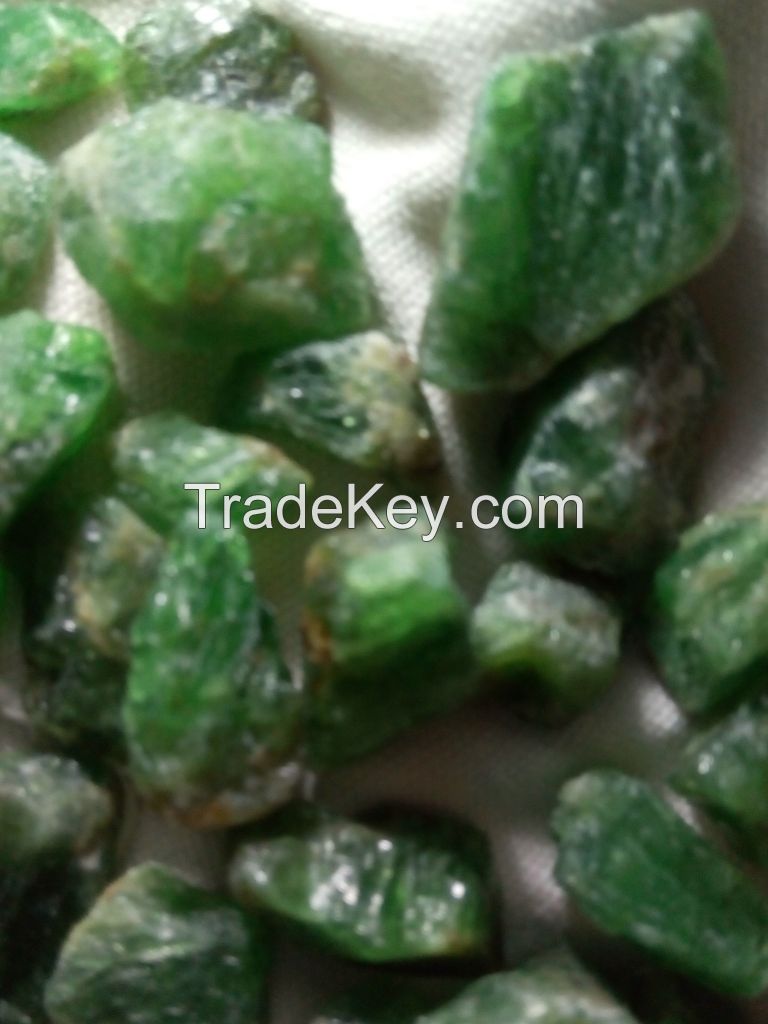 Green garnet Cabochon