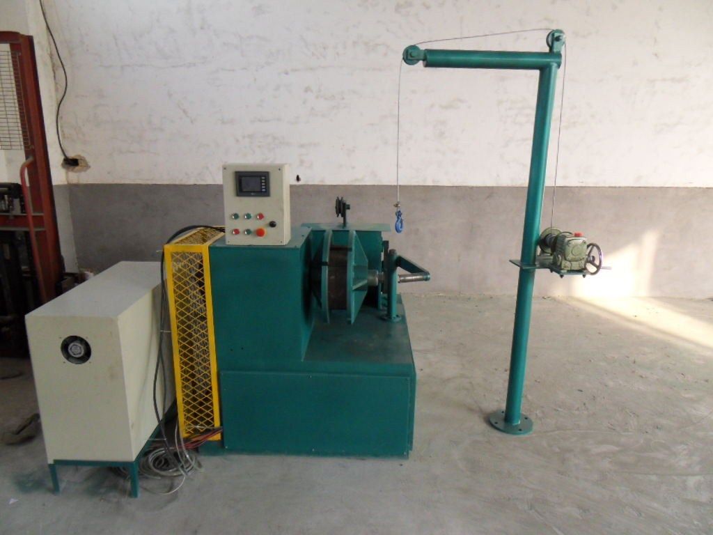 Layer coil winding machine