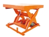 Stationary hydraulic lift table