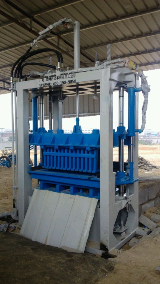 QT4-40 semi-automatic concrete block making machine