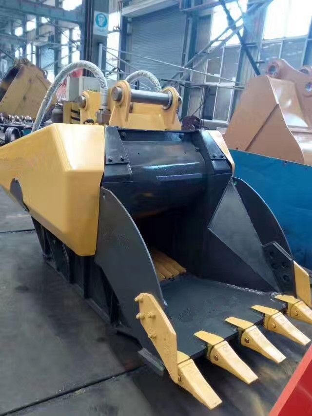 Construction machinery parts excavator bucket crusher