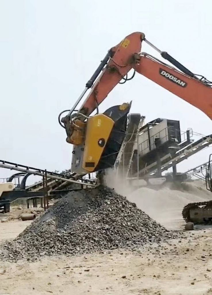 Excavator spare parts heavy duty stone crusher bucket