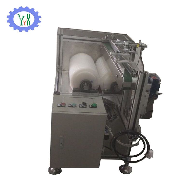 Ball forming machine