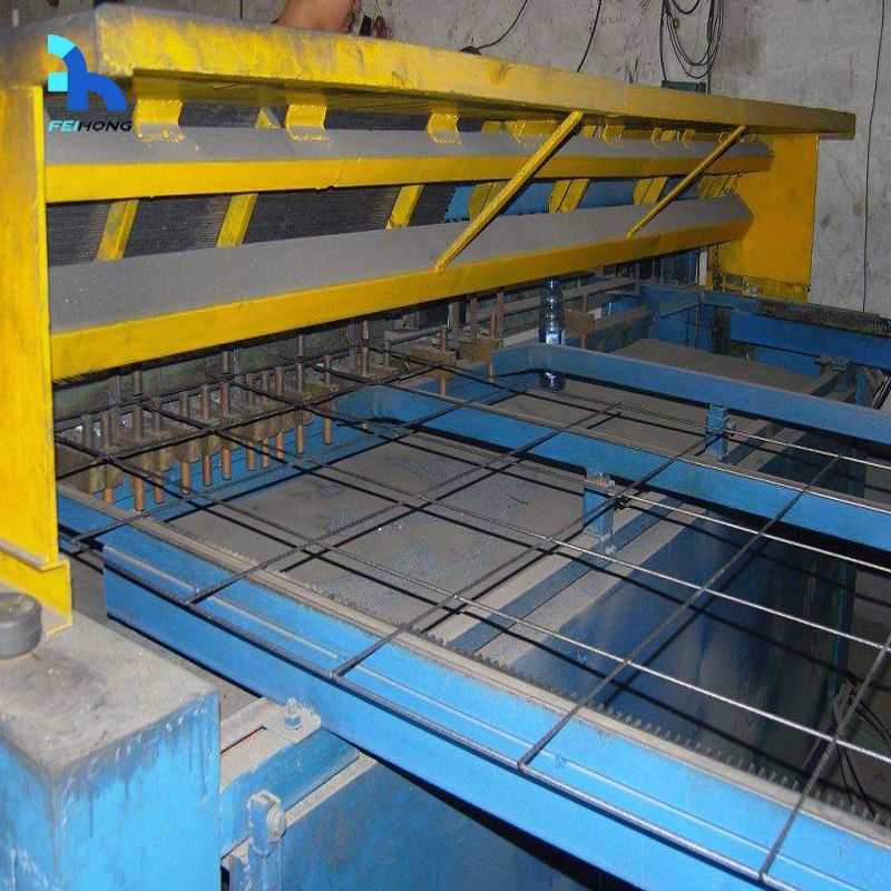 Welded wire mesh making machine made in chinese factory