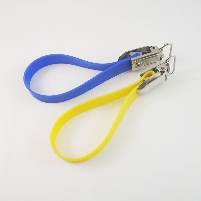 Custom soft PVC keychain Cheap Rubber with Logo fashion style business Keychain