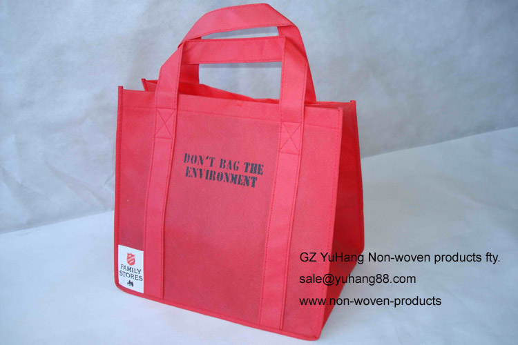 Non-woven polypropylene tote bags