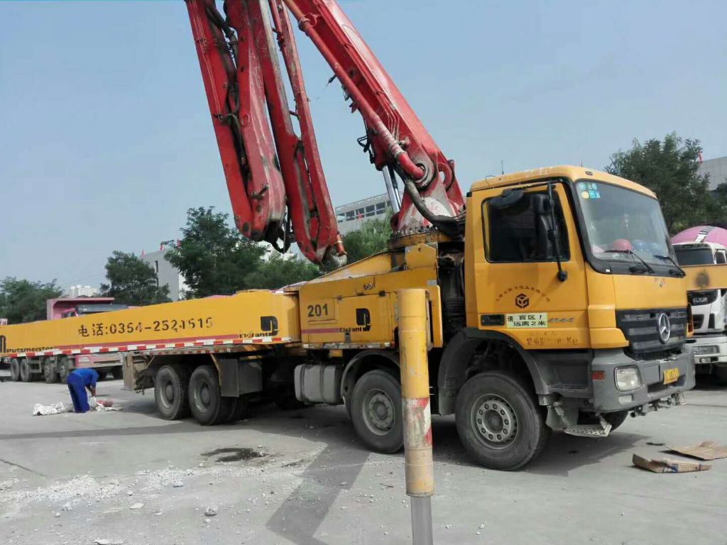 PUTZMEISTER 46M CONCRETE PUMP MB CHASSIS TRUCK