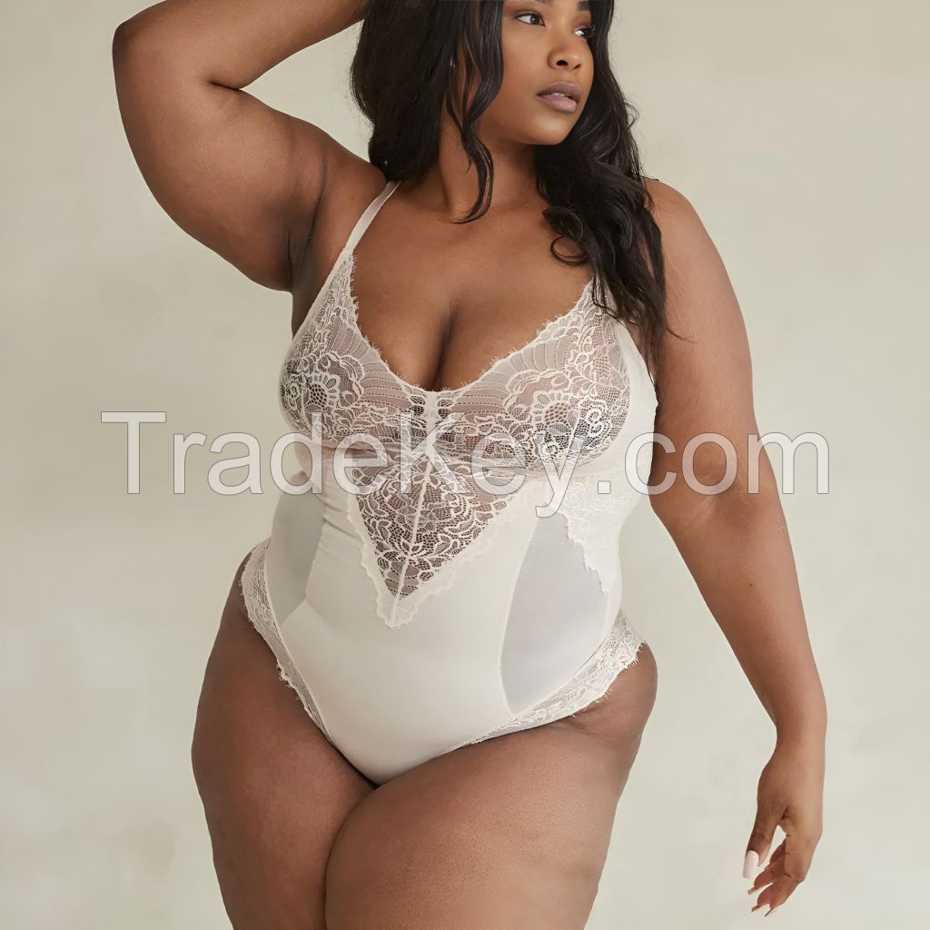 Smoothing Lace Shapewear Bodysuit - Cream