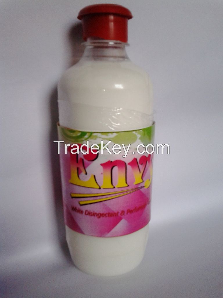 White phenyl &amp; floor cleaner