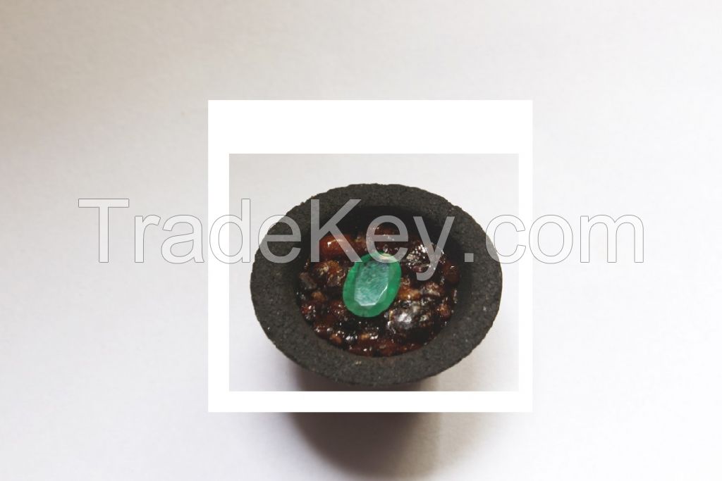 emerald oval stone