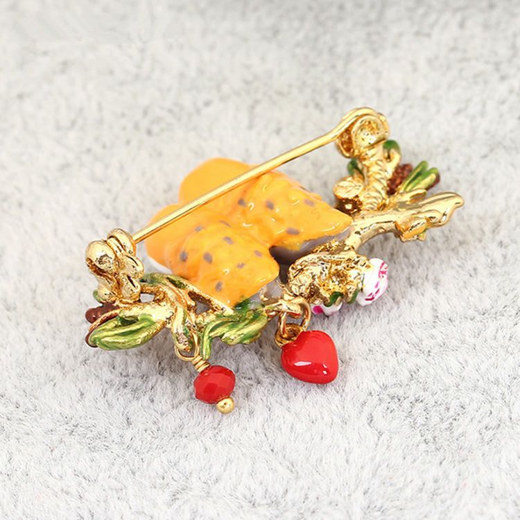 Owl Enamel Pins Wholesale, Latest Brooch with Red Heart Charm