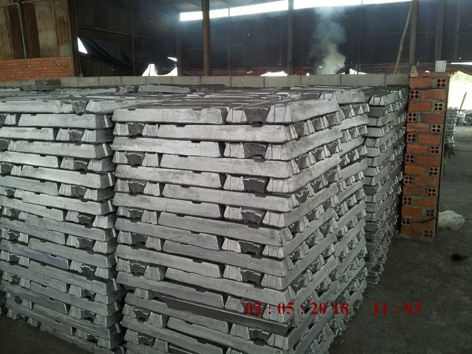 aluminium ingot99.7%