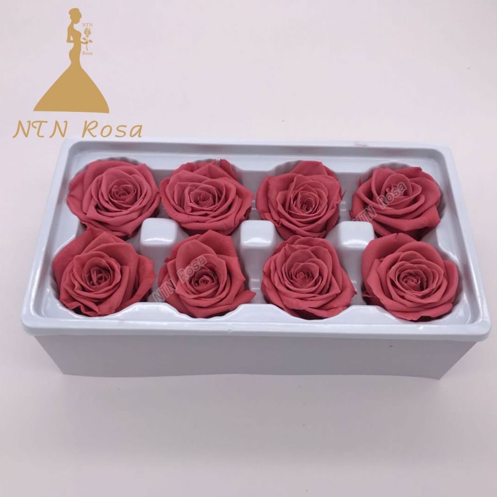 Easy Holiday Season Hostess Gift Idea: A DIY Rose Gift Box