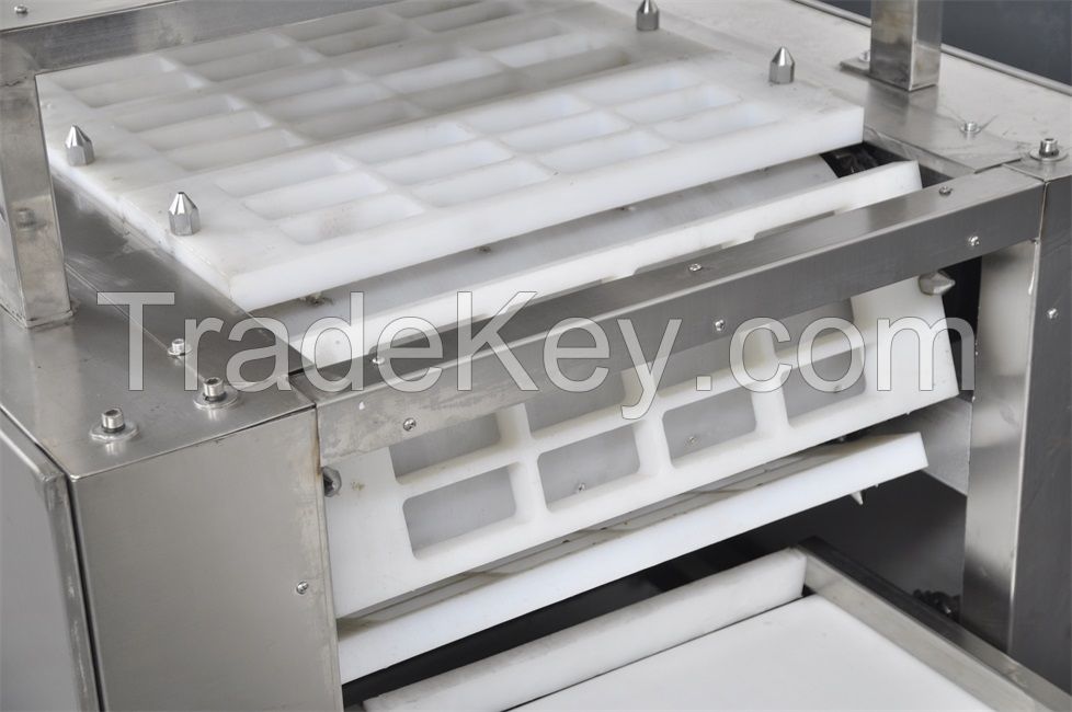 2018 china Automatic Continuous Crispy Dental Care New Stainless Steel Cereal Bar Forming Machine