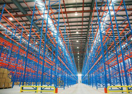 Warehouse steel selective pallet racking