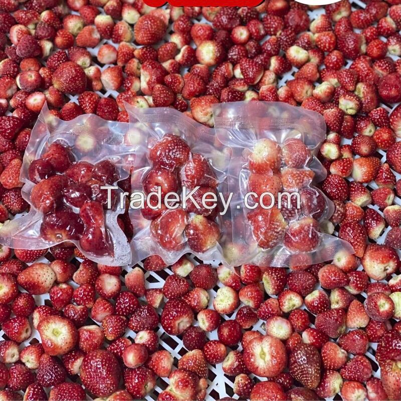 FROZEN STRAWBERRIES BEST QUALITY FOR FROZEN YOGURT AND CAKES WITH VIETNAM ORIGIN